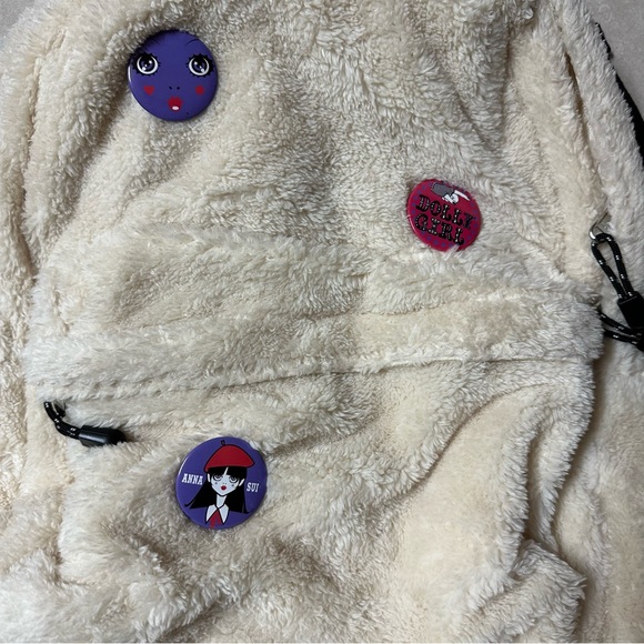 Fuzzy backpack - Picture 3 of 14